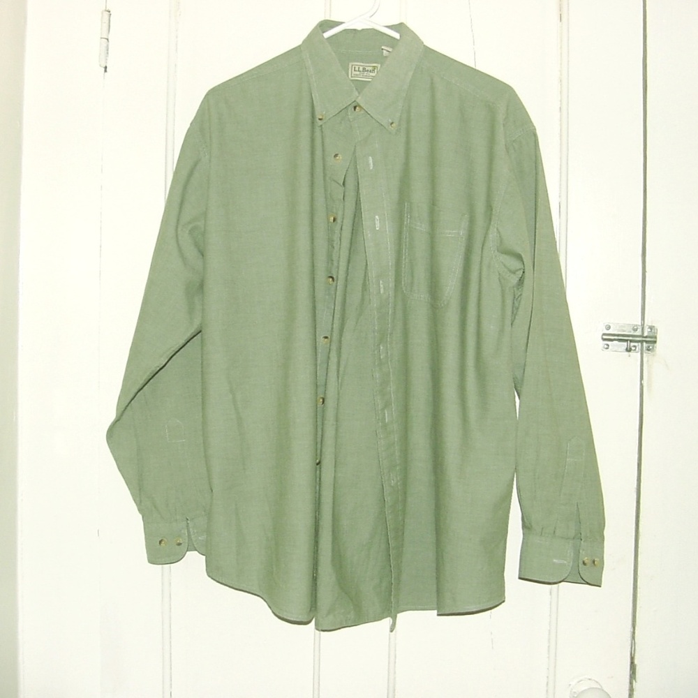 Khaki green L.L.Bean Men's Vintage L-REG. shirt